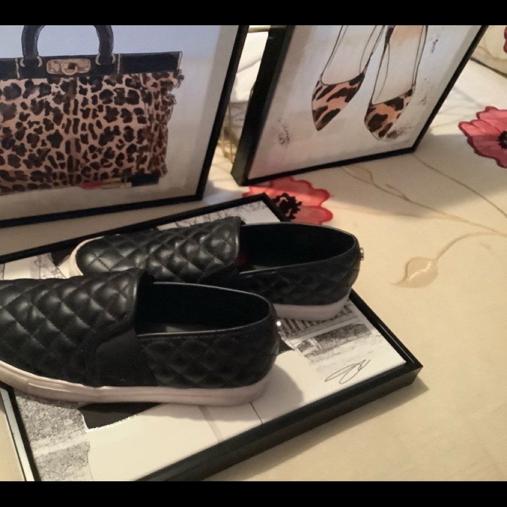 Steven Madden slip on sneaker